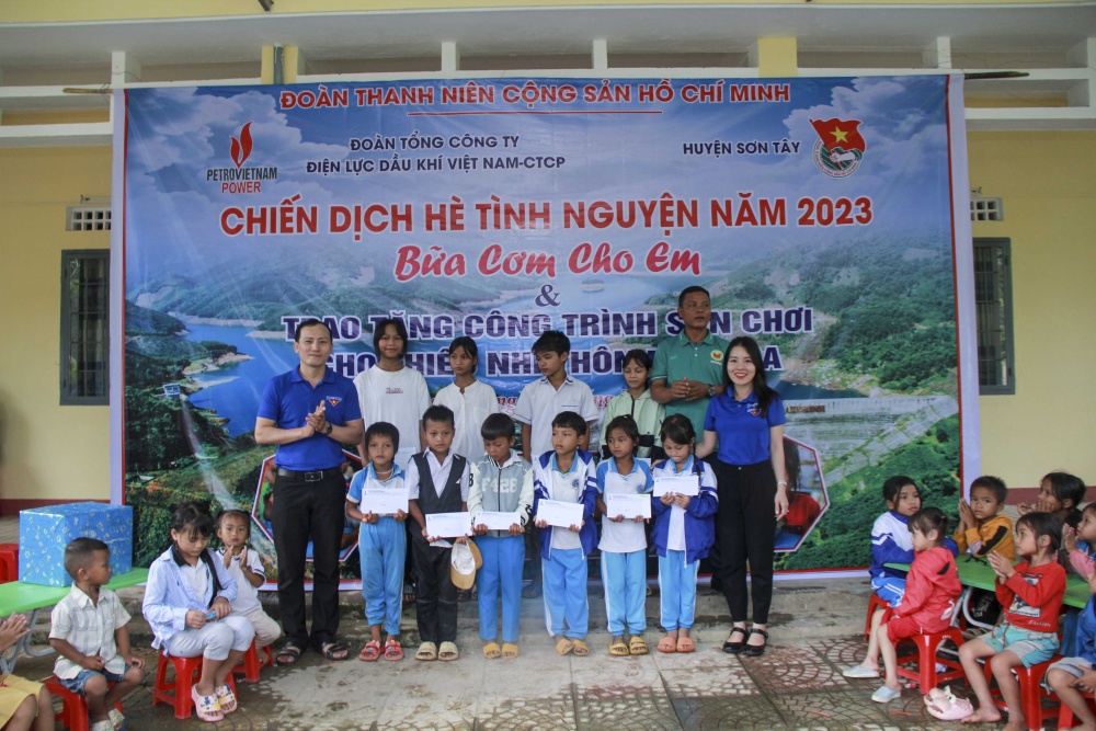 Tuổi trẻ PV Power và PV Power DHC tổ chức “Chiến dịch Hè tình nguyện năm 2023” tại huyện miền núi Sơn Tây, Quảng Ngãi Tuổi trẻ PV Power và PV Power DHC tổ chức “Chiến dịch Hè tình nguyện năm 2023” tại huyện miền núi Sơn Tây, Quảng Ngãi
