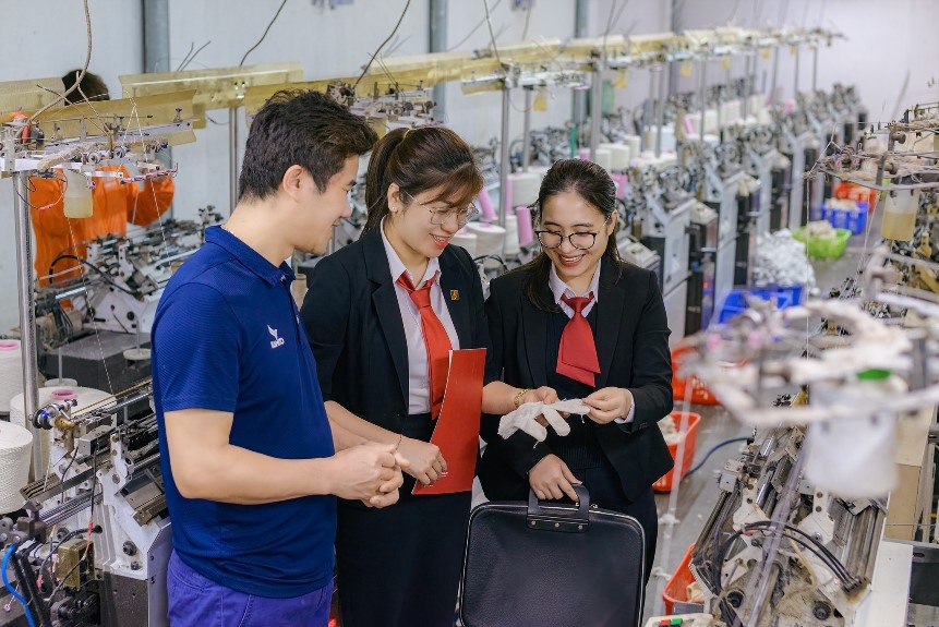 Đẩy mạnh tín dụng hỗ trợ doanh nghiệp phục hồi và phát triển sản xuất kinh doanh