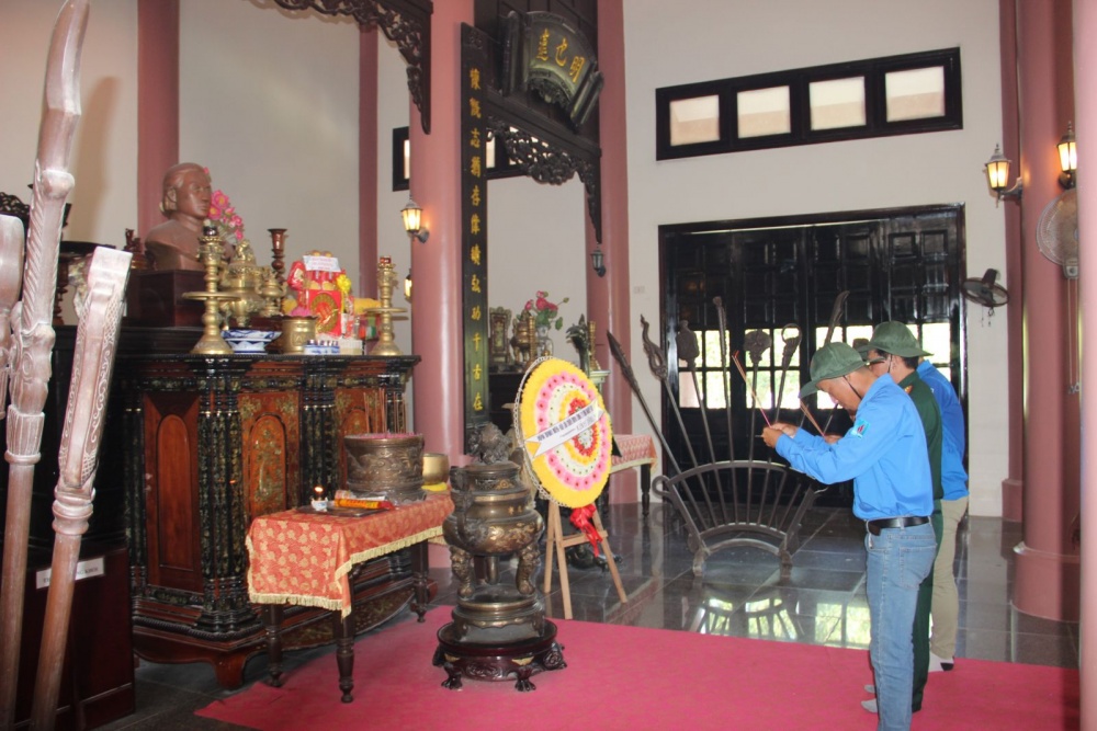 Hội CCB và Đoàn Thanh niên DQS tổ chức Chương trình về nguồn nhân kỉ niệm 76 năm Ngày Thương binh - Liệt sĩ 27/7 Hội CCB và Đoàn Thanh niên DQS tổ chức Chương trình về nguồn nhân kỉ niệm 76 năm Ngày Thương binh - Liệt sĩ 27/7