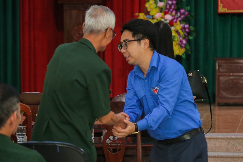 Công đoàn Dầu khí Việt Nam và Đoàn Thanh niên Tập đoàn thăm hỏi, tri ân các thương, bệnh binh tại Ninh Bình và Hà Nam