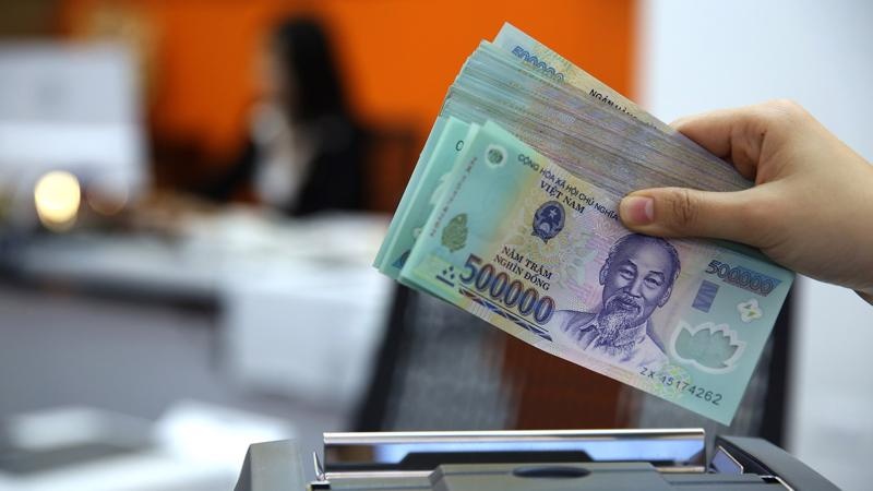 Tin tức kinh tế ngày 25/7: Số dư nợ xấu tại nhiều ngân hàng tăng vọt