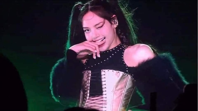 Nhà thiết kế Việt tiết lộ về trang phục biểu diễn của Blackpink - 1