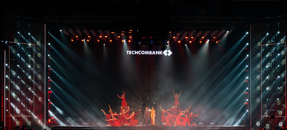 Đêm nhạc “Thời khắc giao thời”: Đại nhạc hội đỉnh cao cho hành trình vươn tầm 10 năm Techcombank Priority Đêm nhạc “Thời khắc giao thời”: Đại nhạc hội đỉnh cao cho hành trình vươn tầm 10 năm Techcombank Priority