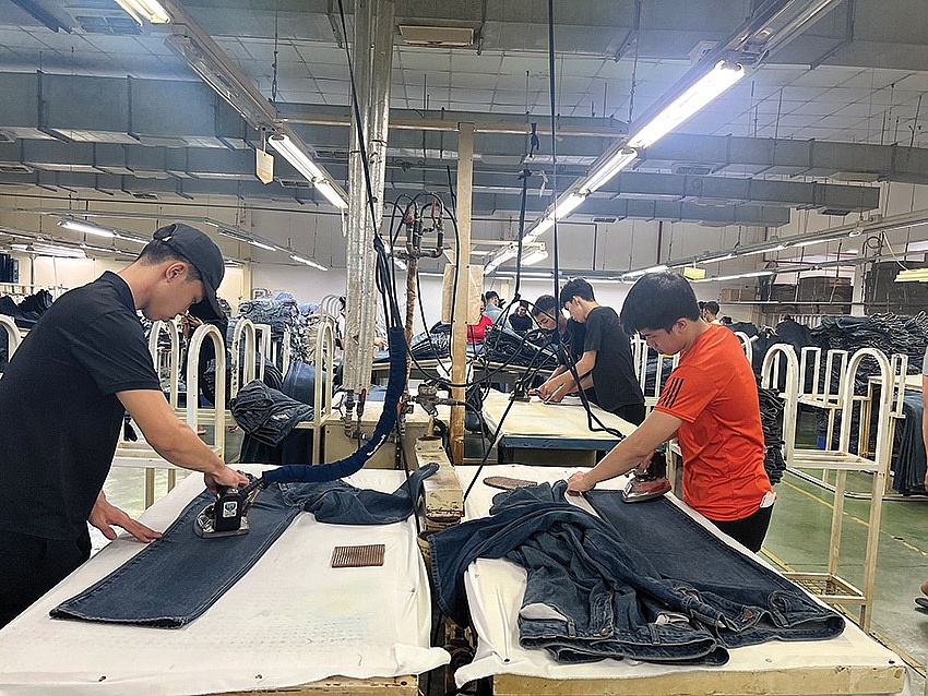 Giải quyết việc làm, tăng hỗ trợ người lao động