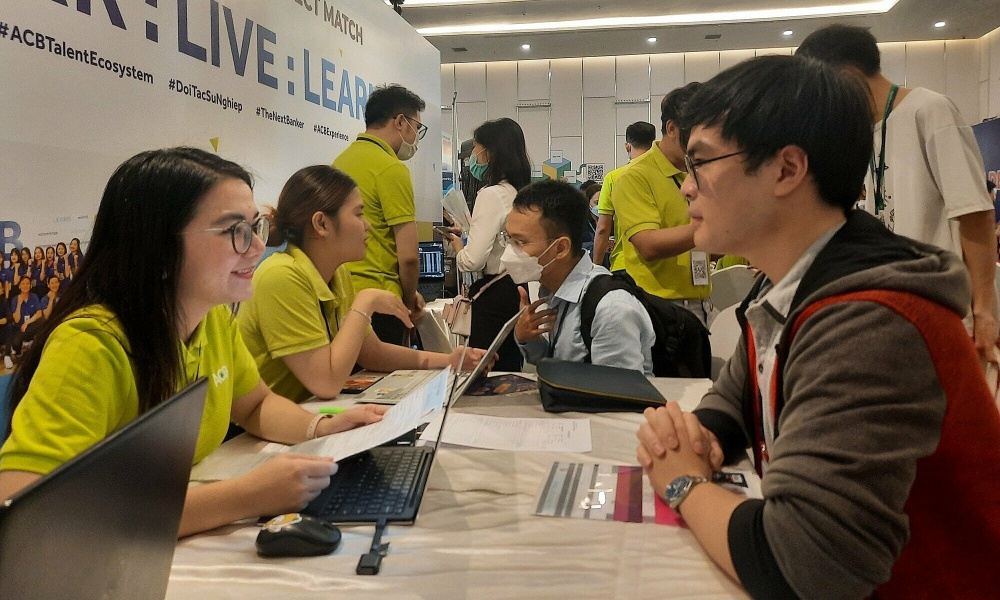 Tin tức kinh tế ngày 23/8: 4 ngân hàng thương mại Nhà nước đồng loạt giảm lãi suất