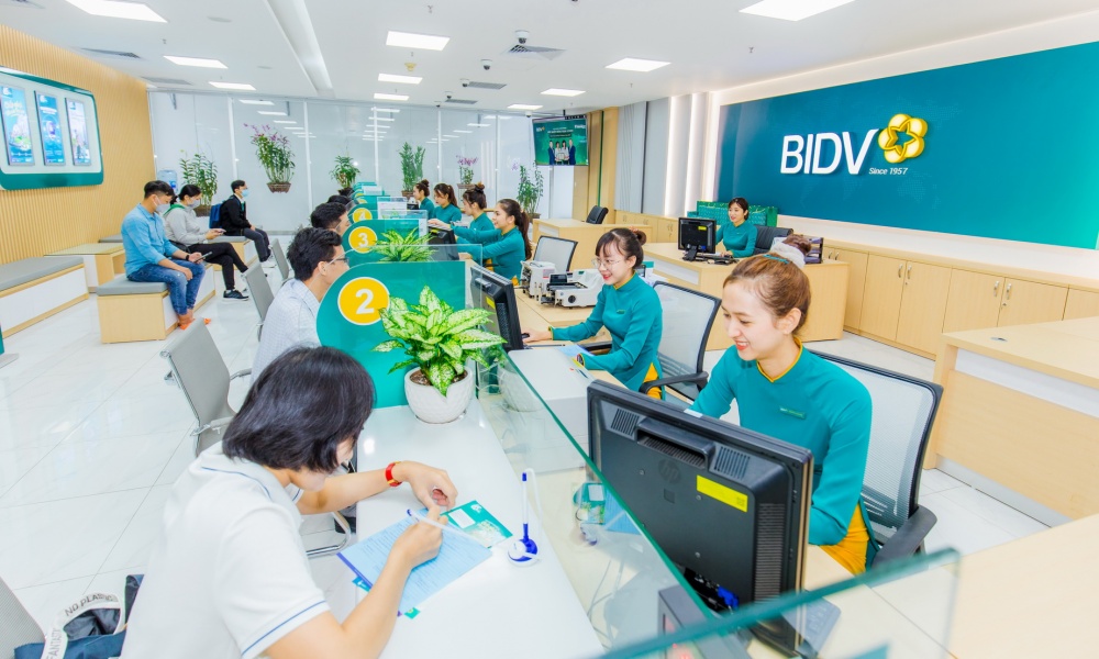 Tin ngân hàng ngày 5/9: VPBank giảm 1% ở nhiều kỳ hạn, đưa lãi suất xuống dưới mốc 6%/năm