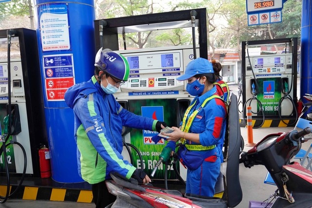 Tập trung thực hiện hiệu quả các giải pháp bảo đảm cung ứng điện, xăng dầu