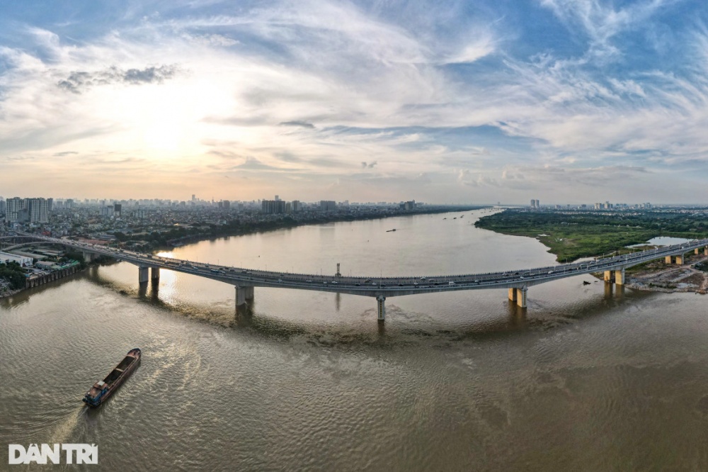 Một tuần sau thông xe giai đoạn 2, cầu Vĩnh Tuy không còn cảnh ùn tắc