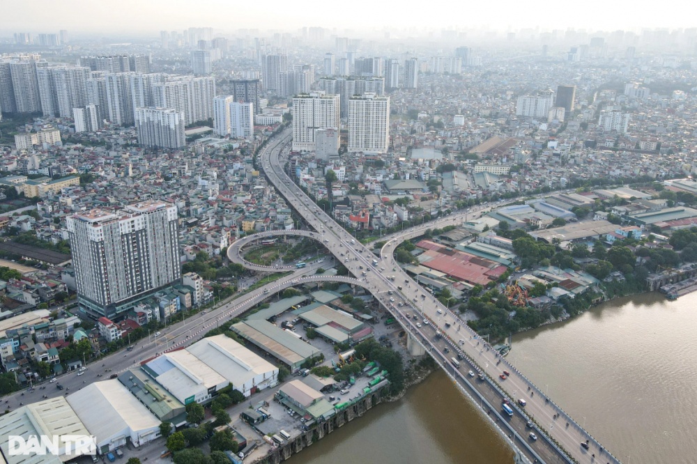 Một tuần sau thông xe giai đoạn 2, cầu Vĩnh Tuy không còn cảnh ùn tắc