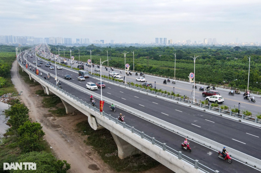 Một tuần sau thông xe giai đoạn 2, cầu Vĩnh Tuy không còn cảnh ùn tắc