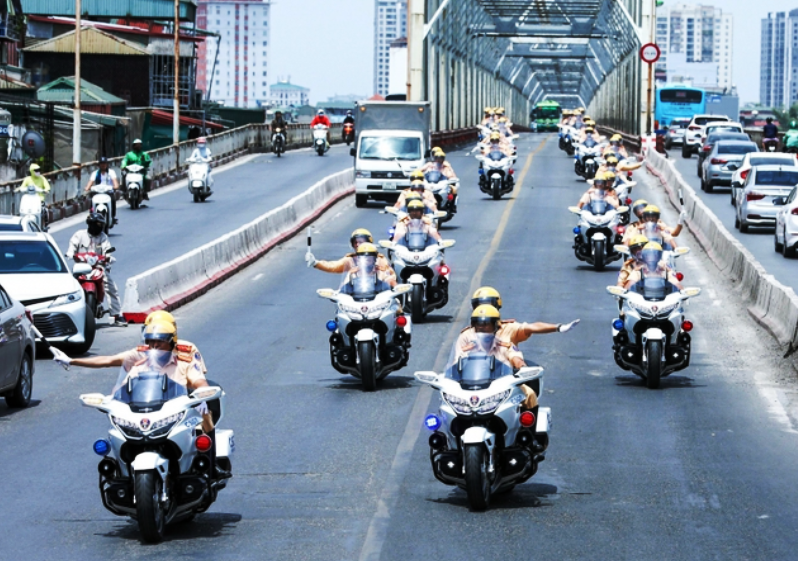 Hà Nội phân luồng giao thông phục vụ đoàn khách quốc tế sang thăm chính thức Việt Nam Hà Nội phân luồng giao thông phục vụ đoàn khách quốc tế sang thăm chính thức Việt Nam