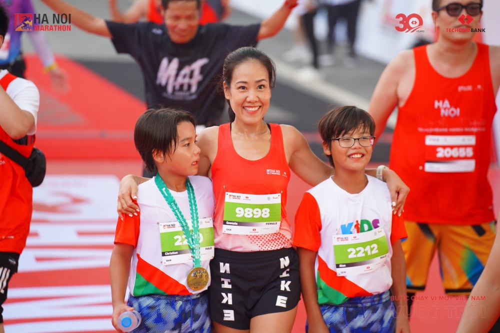 9,000 vận động viên tham gia “Bước chạy vì một việt nam vượt trội”, gắn kết cộng đồng và bứt phá những kỷ lục cá nhân