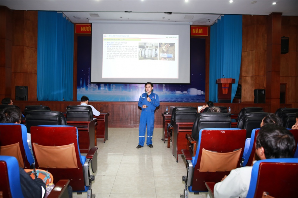 BSR tổ chức nói chuyện an toàn tháng 9: Tuân thủ quy trình nghiệp vụ, thực thi kỷ luật BSR tổ chức nói chuyện an toàn tháng 9: Tuân thủ quy trình nghiệp vụ, thực thi kỷ luật