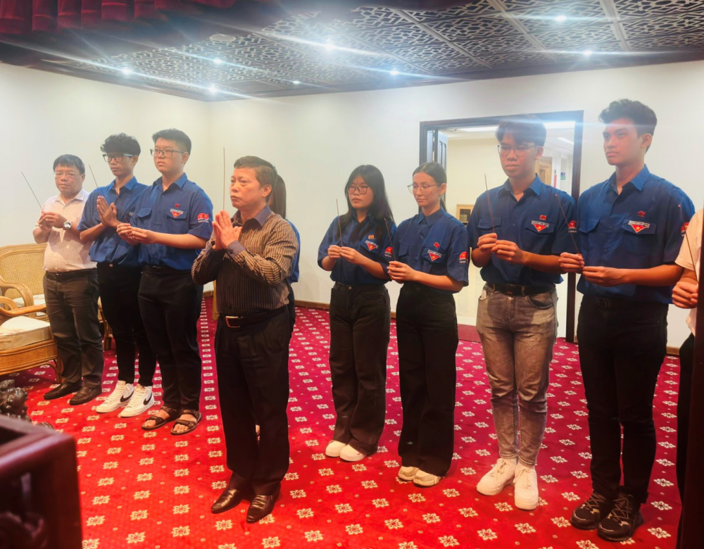 Lãnh đạo Vietsovpetro gặp mặt tân sinh viên được cử đi học tại Liên bang Nga