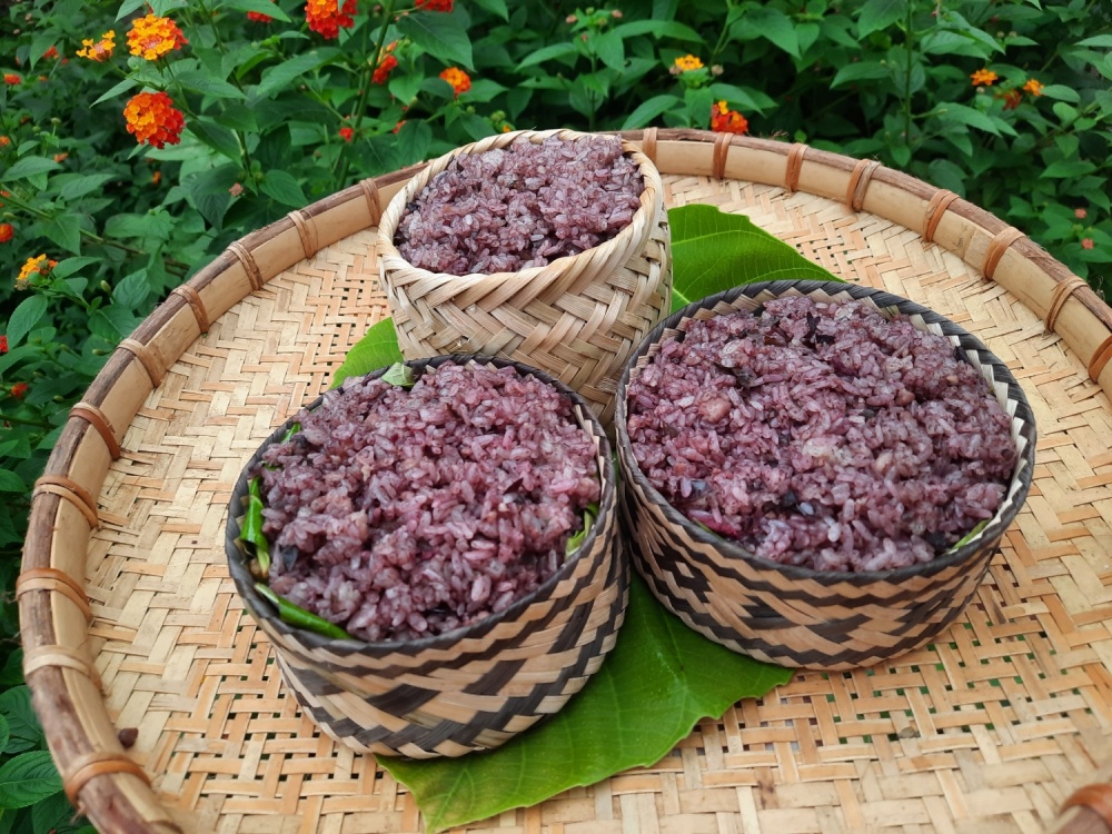 Xôi trám đen - Món ăn dân dã nổi tiếng của Cao Bằng