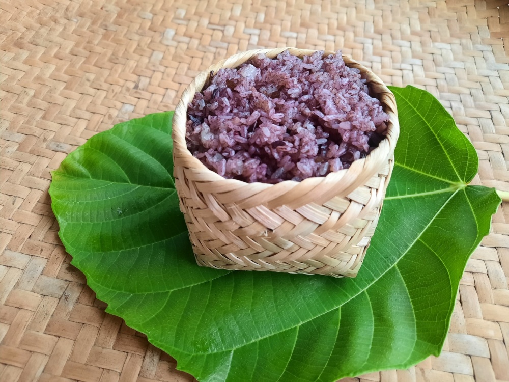 Xôi trám đen - Món ăn dân dã nổi tiếng của Cao Bằng