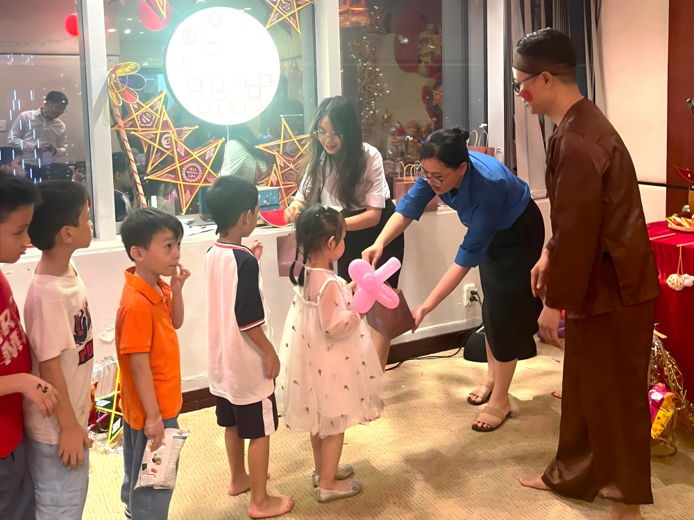 Trung thu đầu tiên ‘Ánh trăng đoàn viên’ tại PVPGB Trung thu đầu tiên ‘Ánh trăng đoàn viên’ tại PVPGB