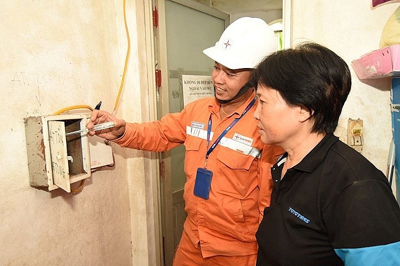 EVNHANOI chủ động tư vấn, hướng dẫn khách hàng sử dụng điện an toàn, phòng chống cháy nổ