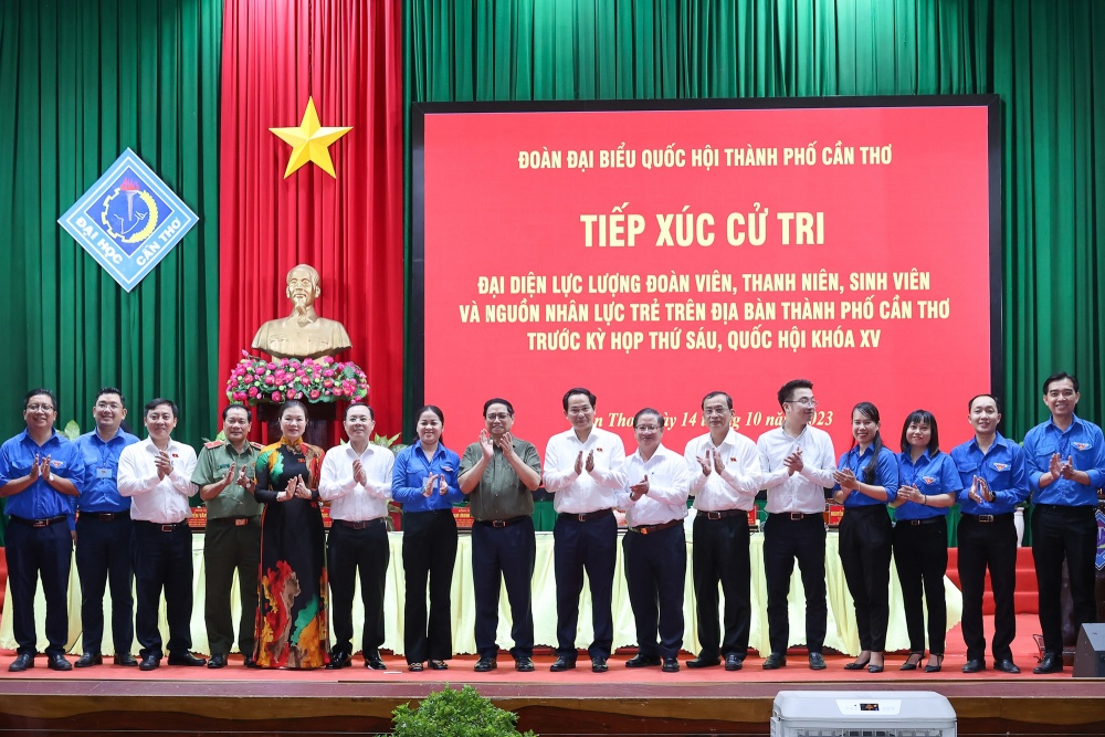 Thủ tướng Phạm Minh Chính tiếp xúc cử tri Cần Thơ