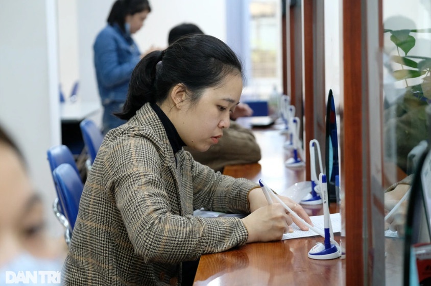 Sửa đổi các trợ cấp gắn với mức lương cơ sở (Ảnh minh họa: Sơn Nguyễn).