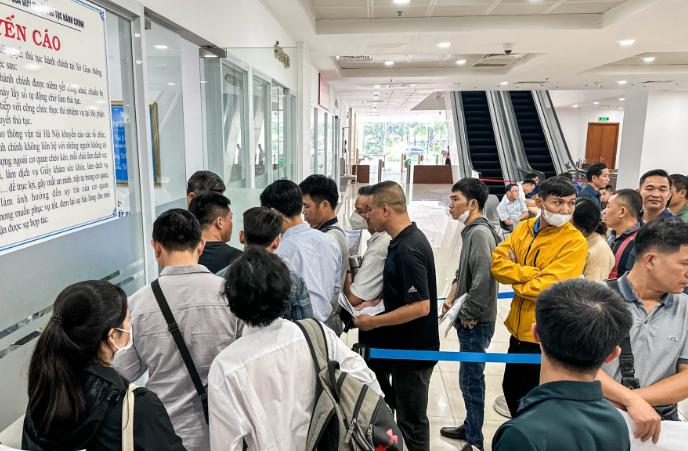 Hà Nội chưa bắt buộc đổi giấy phép lái xe sang thẻ PET