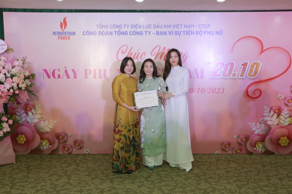 Công đoàn và Ban Vì sự tiến bộ phụ nữ PV Power tổ chức chương trình “Chúc mừng Ngày Phụ nữ Việt Nam 20/10 Công đoàn và Ban Vì sự tiến bộ phụ nữ PV Power tổ chức chương trình “Chúc mừng Ngày Phụ nữ Việt Nam 20/10