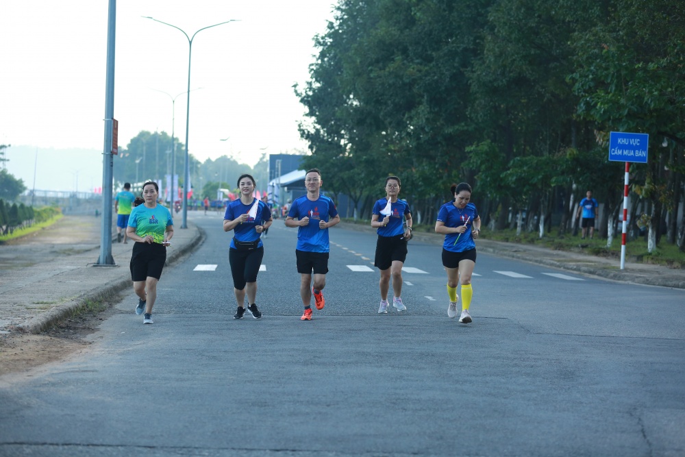 Sôi động Giải chạy tiếp sức BSR EKIDEN 2023 Sôi động Giải chạy tiếp sức BSR EKIDEN 2023
