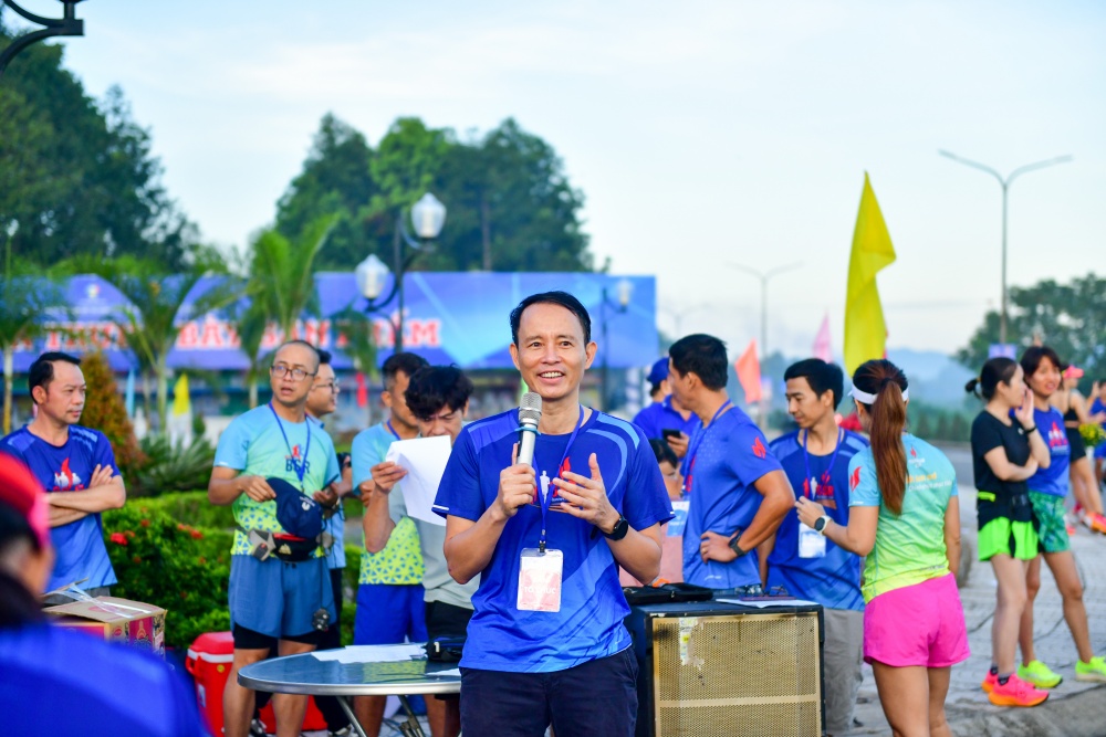 Sôi động Giải chạy tiếp sức BSR EKIDEN 2023 Sôi động Giải chạy tiếp sức BSR EKIDEN 2023
