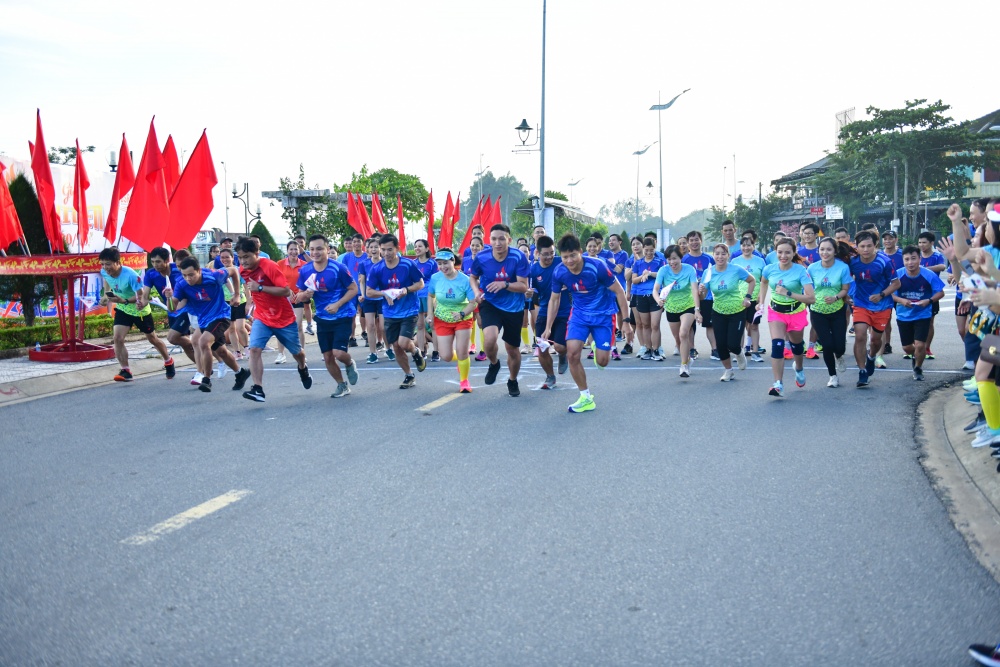 Sôi động Giải chạy tiếp sức BSR EKIDEN 2023 Sôi động Giải chạy tiếp sức BSR EKIDEN 2023