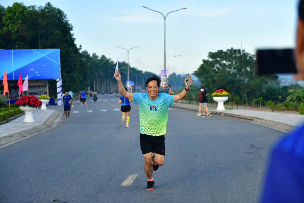 Sôi động Giải chạy tiếp sức BSR EKIDEN 2023 Sôi động Giải chạy tiếp sức BSR EKIDEN 2023