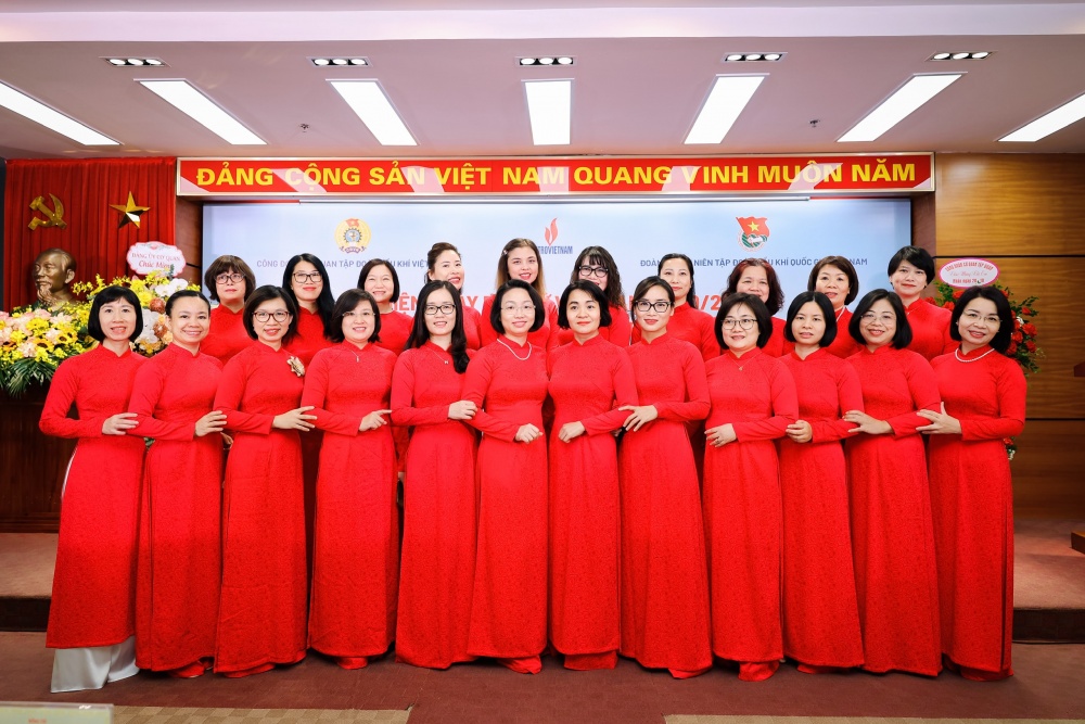 Petrovietnam tổ chức gặp mặt nữ cán bộ, nhân viên Cơ quan Tập đoàn nhân Ngày Phụ nữ Việt Nam 20/10