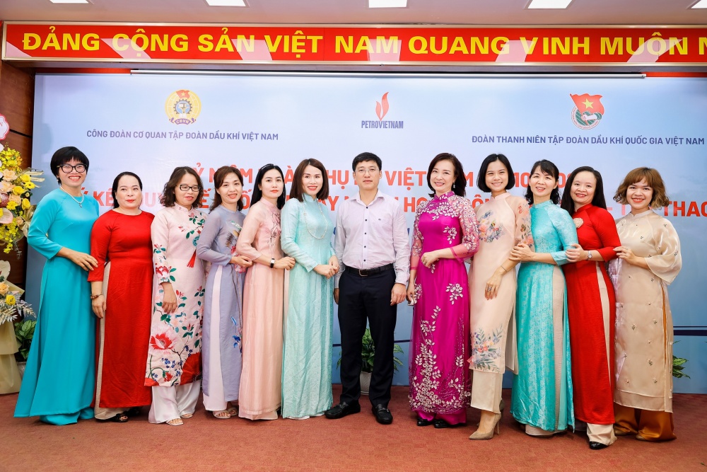 Petrovietnam tổ chức gặp mặt nữ cán bộ, nhân viên Cơ quan Tập đoàn nhân Ngày Phụ nữ Việt Nam 20/10