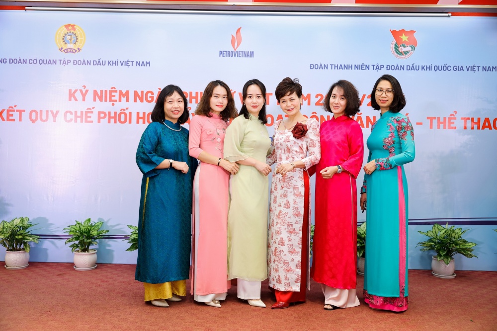 Petrovietnam tổ chức gặp mặt nữ cán bộ, nhân viên Cơ quan Tập đoàn nhân Ngày Phụ nữ Việt Nam 20/10