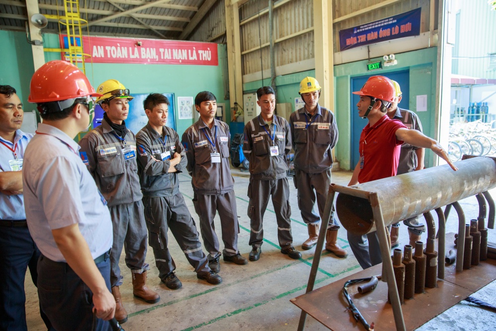 11-TPT-AB-0001-07: Ngoài việc dự thi, các thí sinh còn nhận được sự chia sẻ đến từ đội ngũ Ban giám khảo giàu kinh nghiệm. Đây là ý nghĩa to lớn nhất mà các Hội thi do PV Power tổ chức mang lại.