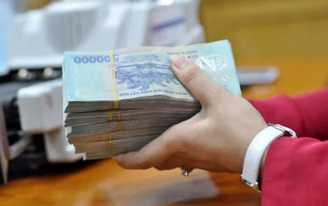 Tin tức kinh tế ngày 28/10: Tăng trưởng tín dụng quay đầu giảm trong tháng 10