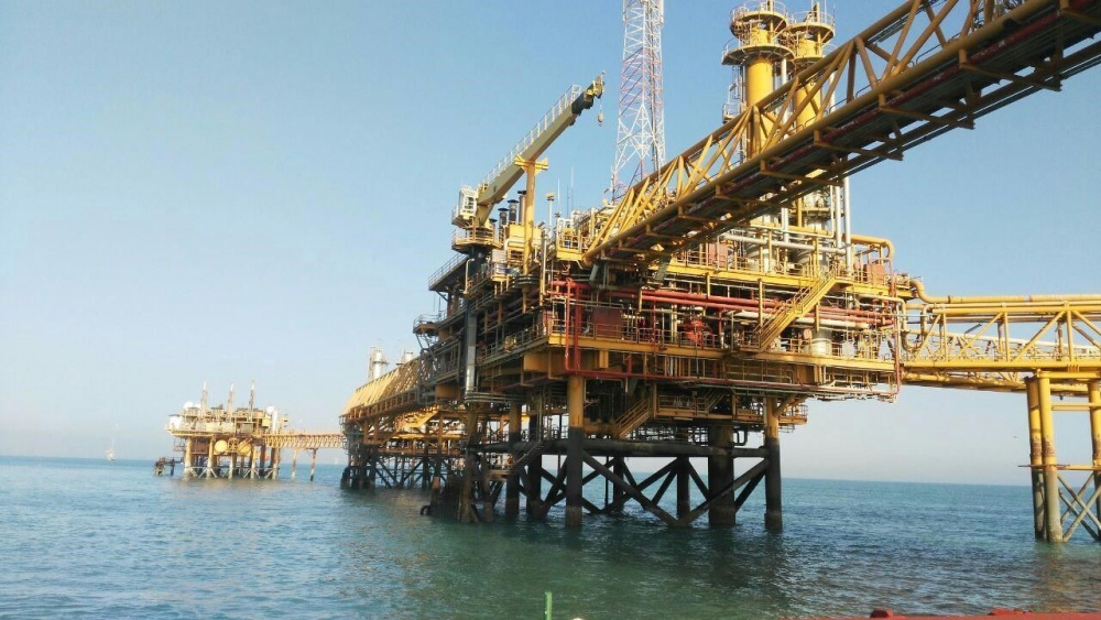 Bất chấp trừng phạt từ Mỹ, sản lượng dầu Iran vẫn tăng mạnh lên 3,4 triệu thùng/ngày
