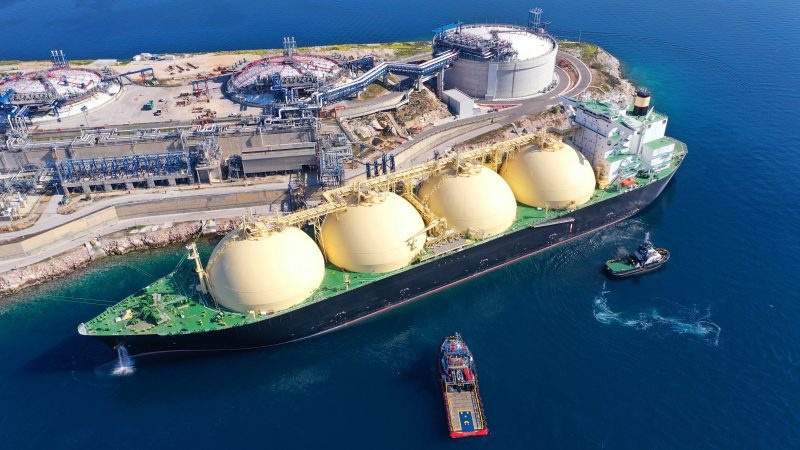 IEEFA: Châu Âu cuống cuồng tăng công suất nhập khẩu LNG, nhưng cung giờ đã vượt xa nhu cầu