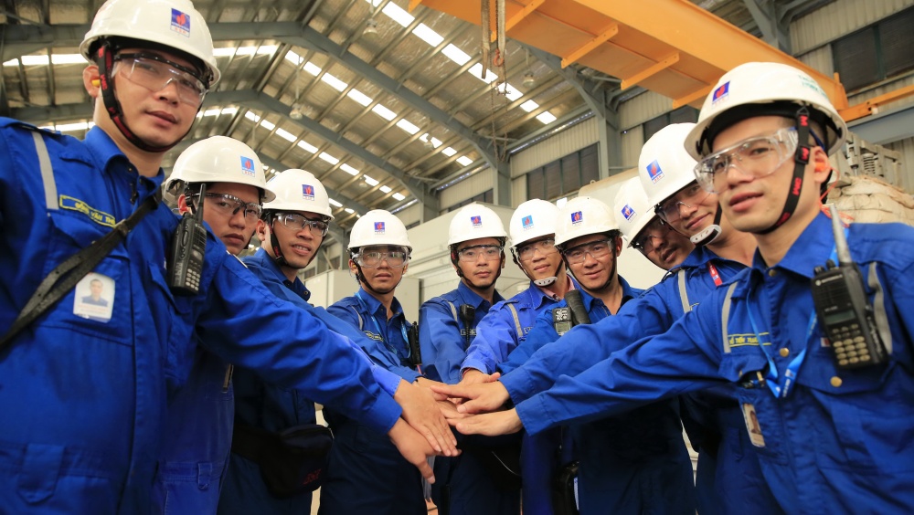13-NDC-AB-0002-01: Tập thể người lao động BSR thực thi văn hóa an toàn trước giờ làm việc. 13-NDC-AB-0002-01: Tập thể người lao động BSR thực thi văn hóa an toàn trước giờ làm việc.