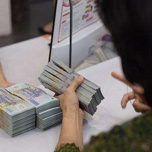 Tin tức kinh tế ngày 10/11: Lãi suất huy động lại “thủng đáy”