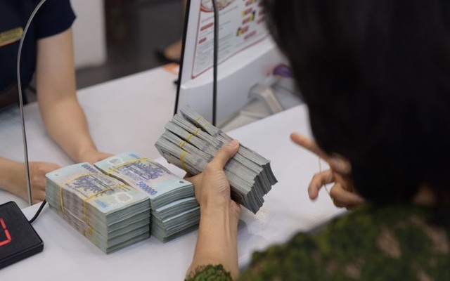 Tin tức kinh tế ngày 10/11: Lãi suất huy động lại “thủng đáy”