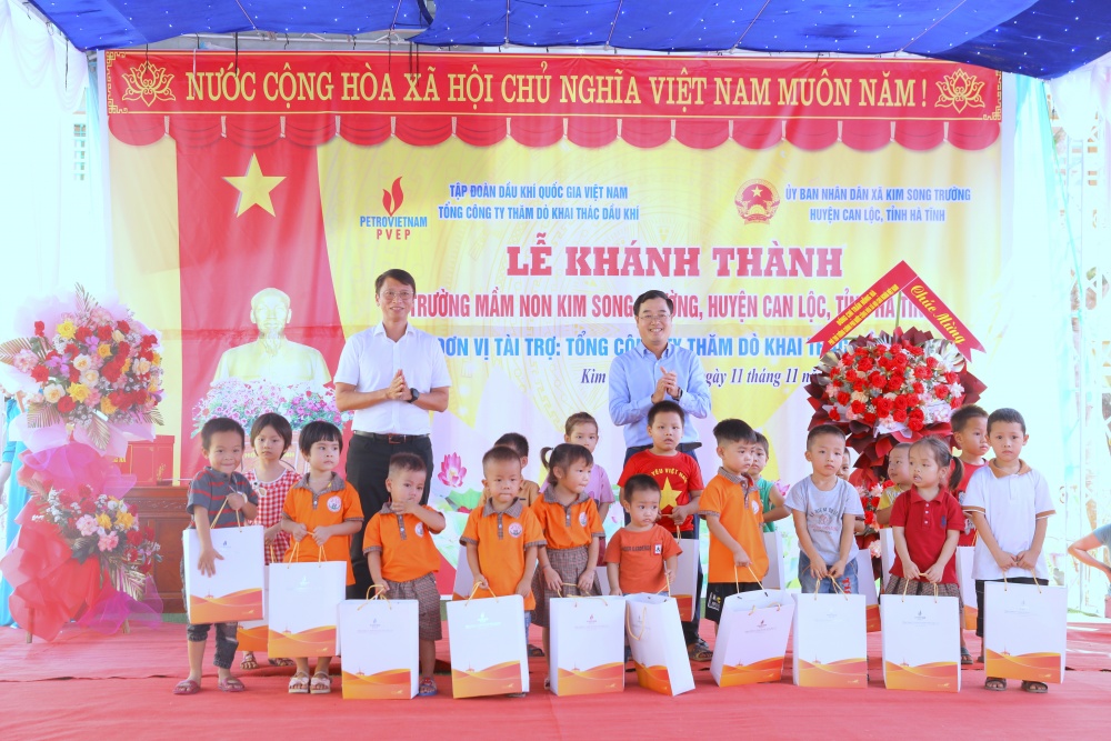 PVEP thực hiện chuỗi chương trình an sinh xã hội ý nghĩa tại tỉnh Hà Tĩnh PVEP thực hiện chuỗi chương trình an sinh xã hội ý nghĩa tại tỉnh Hà Tĩnh