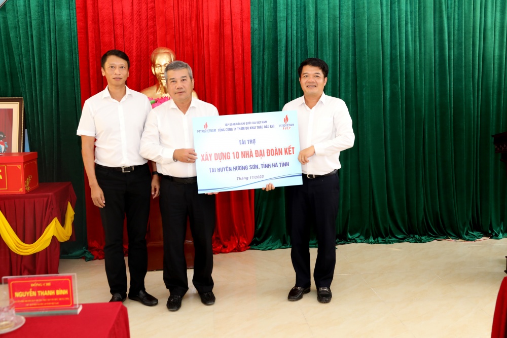 PVEP thực hiện chuỗi chương trình an sinh xã hội ý nghĩa tại tỉnh Hà Tĩnh PVEP thực hiện chuỗi chương trình an sinh xã hội ý nghĩa tại tỉnh Hà Tĩnh
