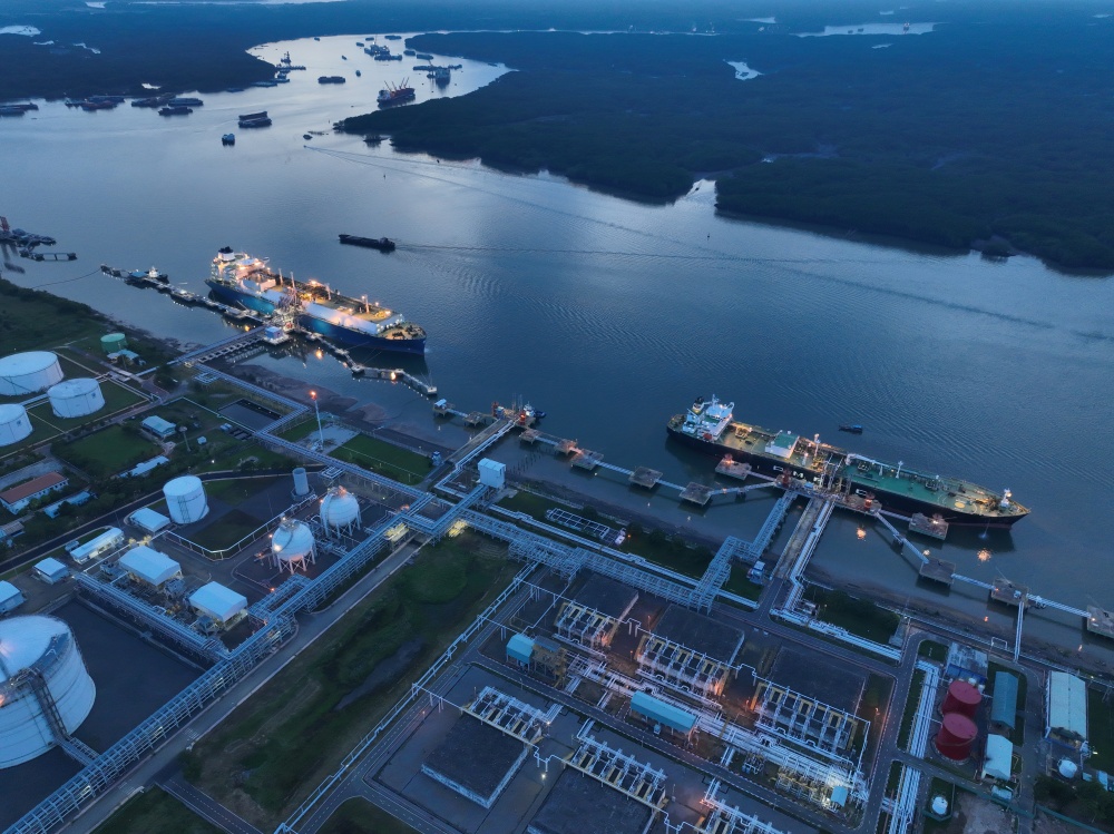 Các tác phẩm đạt giải Khuyến khích "Ảnh đơn" Cuộc thi ảnh "Petrovietnam trong tôi"