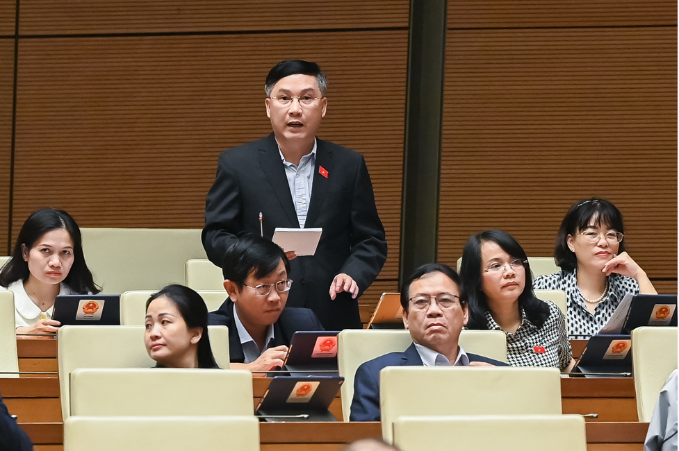 Đại biểu đề nghị cân nhắc việc cấm tuyệt đối lái xe khi có nồng độ cồn