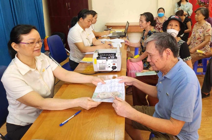 Cùng với cải cách chính sách tiền lương, sẽ điều chỉnh lương hưu, trợ cấp từ 1/7/2024 (Ảnh minh họa: Hà Hiền).