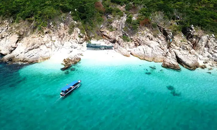 Khám phá vẻ đẹp hoang sơ của đảo Bình Hưng