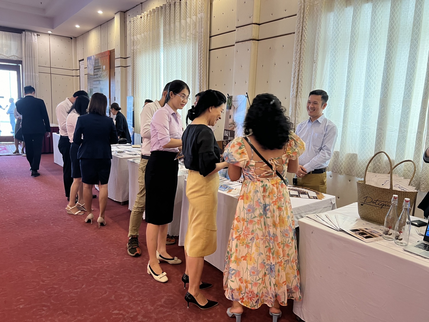 Khánh Hòa hợp tác phát triển du lịch với khu vực Đồng bằng sông Cửu Long