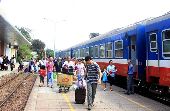 Đường sắt chạy thêm tàu phục vụ người dân dịp Tết 2024