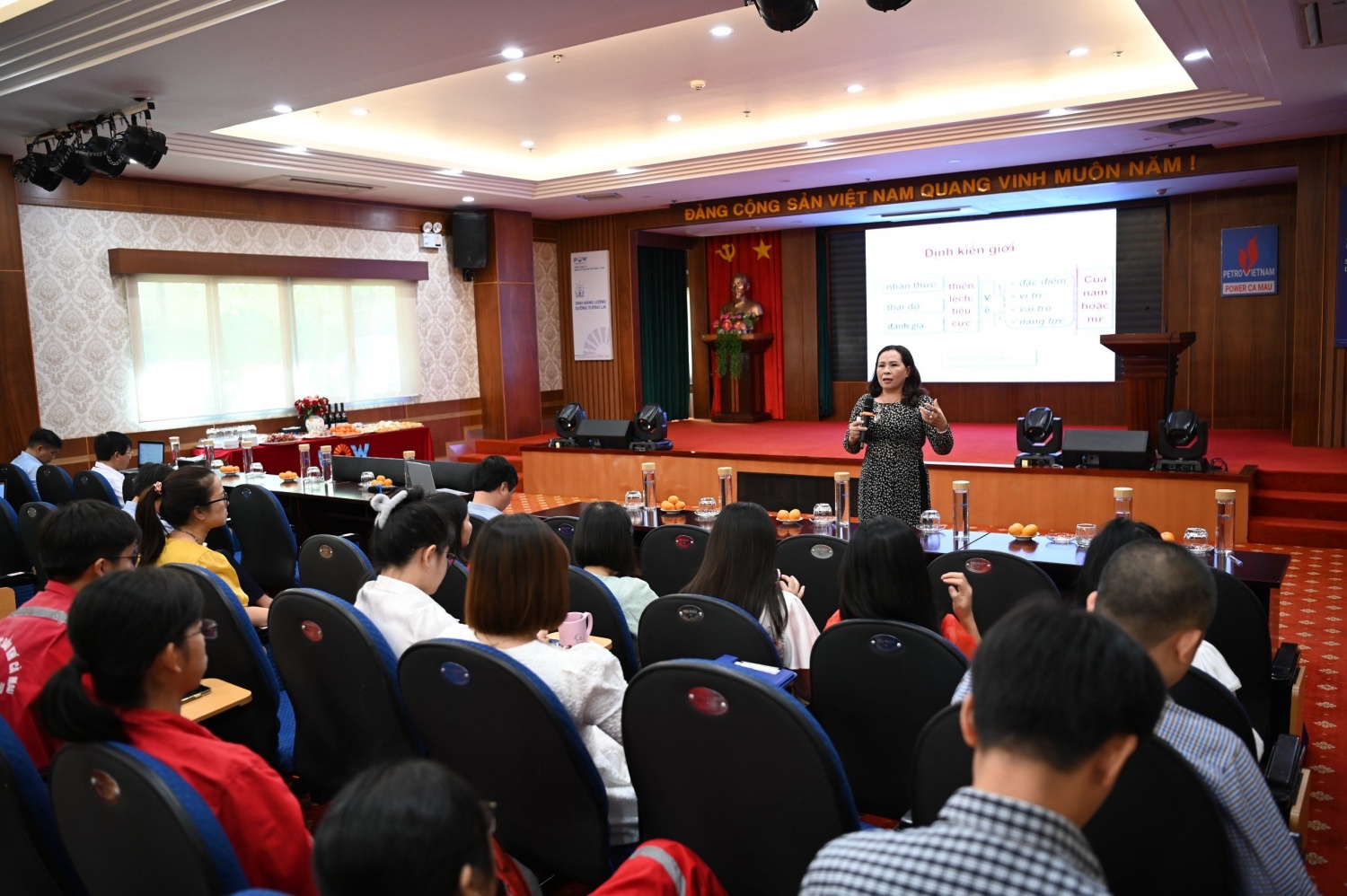 Sôi nổi chương trình Tọa đàm “Bình đẳng giới và sự tiến bộ của phụ nữ” tại PV Power Ca Mau