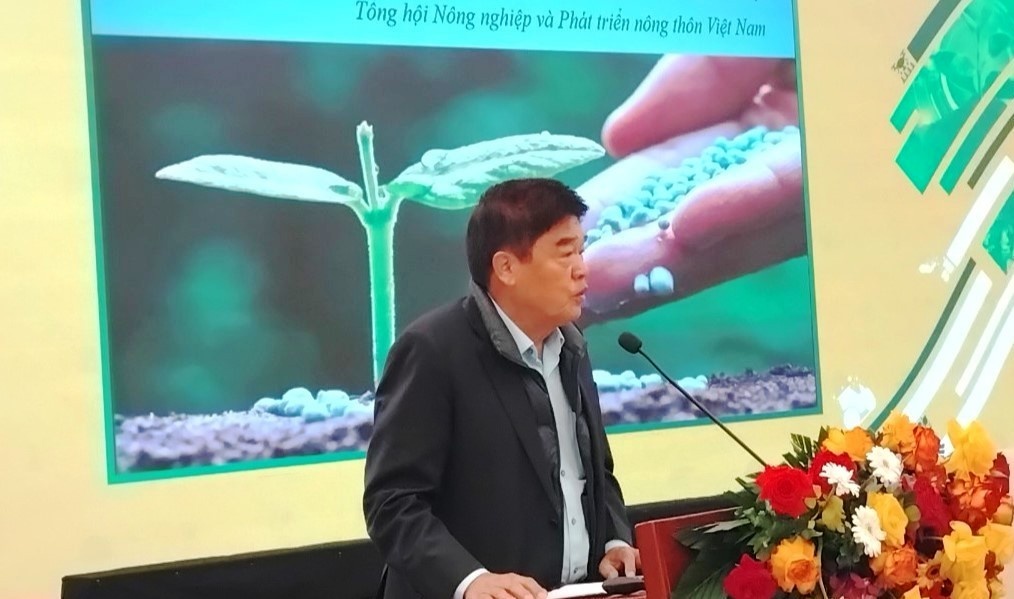 Cần sớm sửa đổi chính sách thuế VAT với mặt hàng phân bón Cần sớm sửa đổi chính sách thuế VAT với mặt hàng phân bón